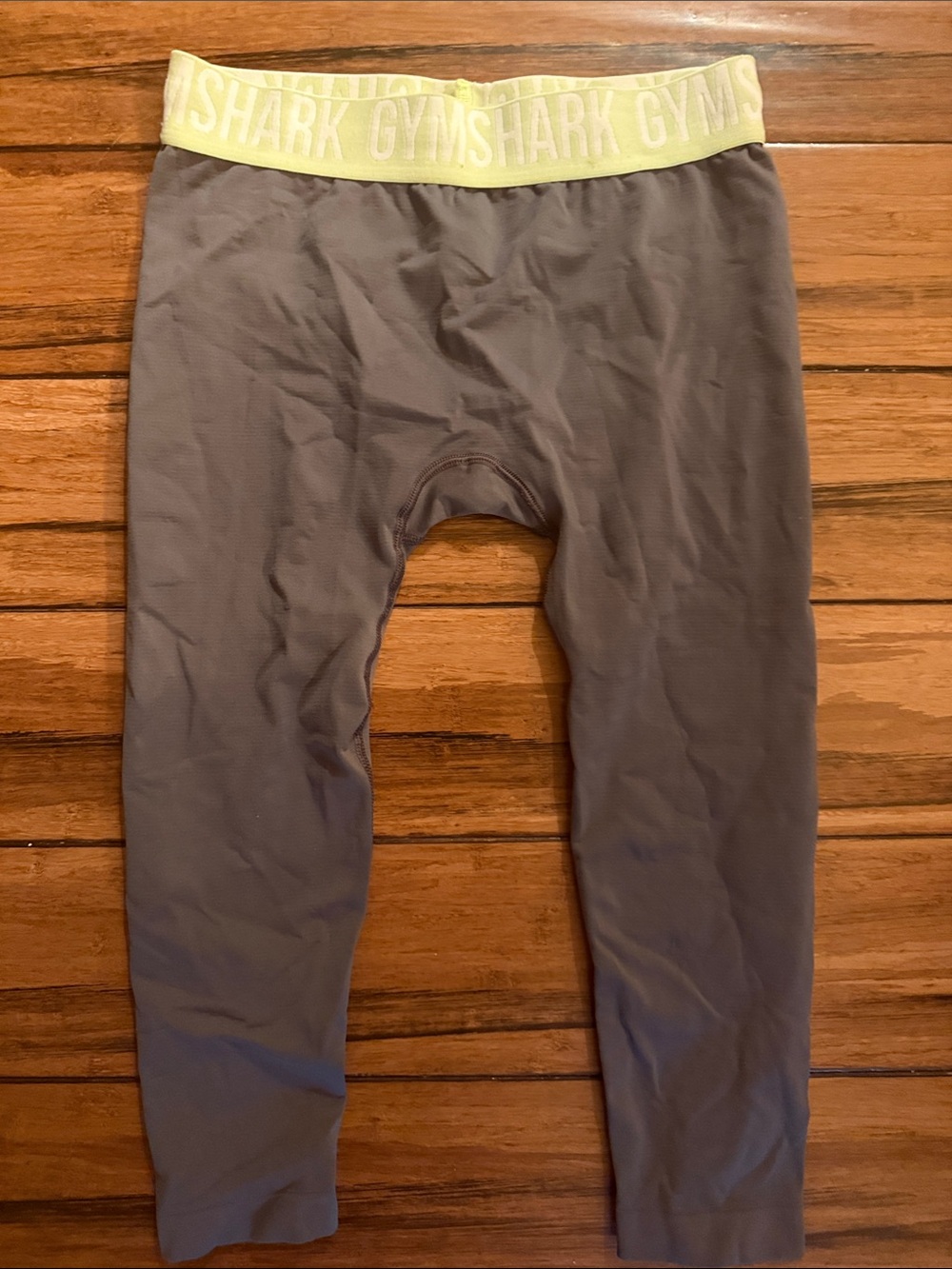 Gymshark Women’s Gray Performance Leggings with Green Waistband Size Medium